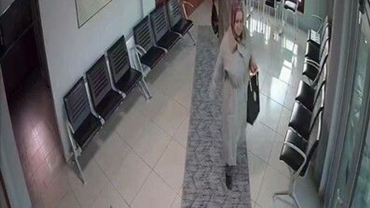 Sakarya'da Unutulan Değerli Eşyalar Şoförün Duyarlılığıyla Sahibine Teslim Edildi