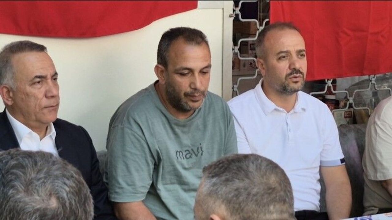 Şehit Piyade Sözleşmeli Er Ahmet Gültekin'in acılı babası taziyeleri kabul etti