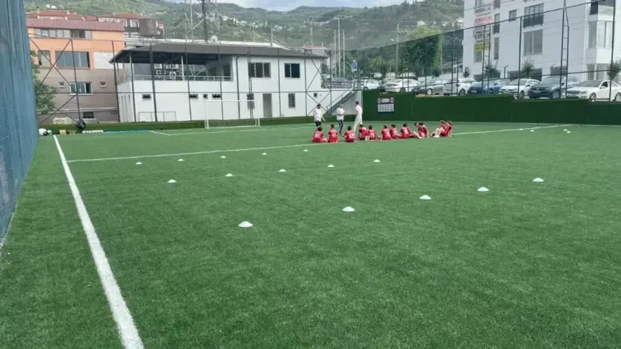 Karamürsel Ereğlispor tesislerinde yenileme çalışmaları son aşamada