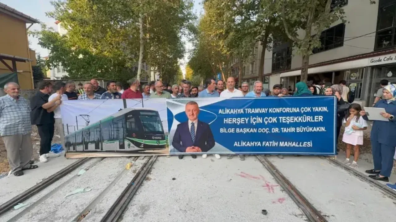 Büyükakın'a özel pankart