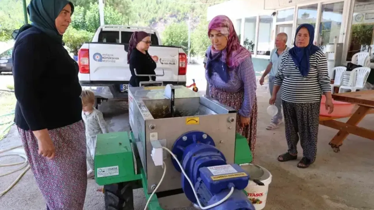 Çizmeler rafa kalktı pekmez üretimi kolaylaştı
