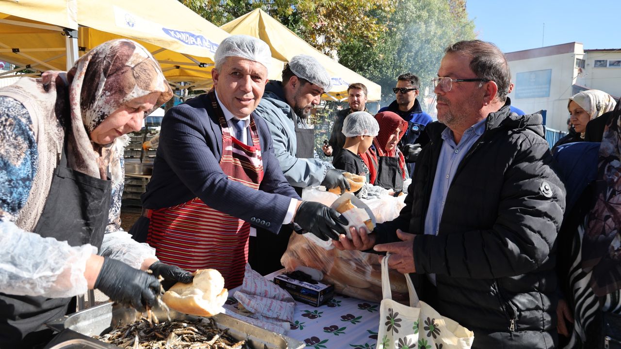 Kandıra 2. Hamsi Festivali Coşku ve Lezzetle Gerçekleşti