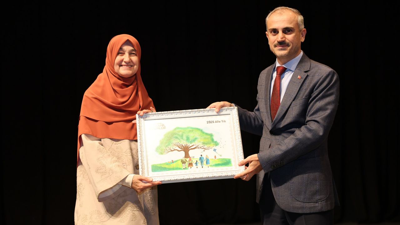 Saliha Erdim, Çayırova’da nezaket ve iyi insan olmanın önemini anlattı