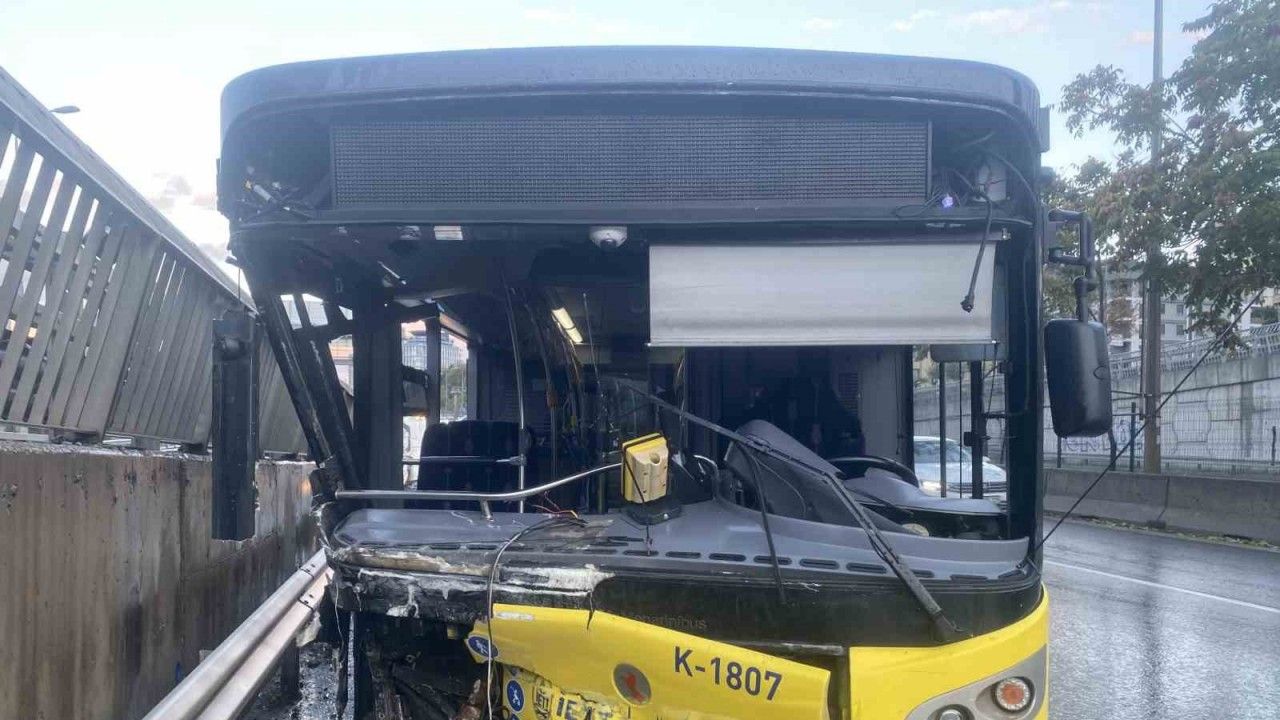 Kadıköy’de kaza yapan İETT şoförü görevden uzaklaştırıldı