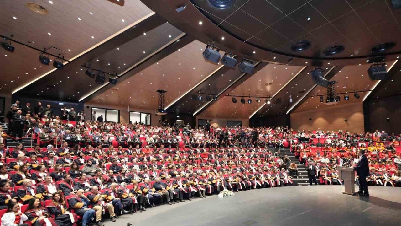 Bakan Tekin: "22 yıl önce 76 olan üniversite sayımızı bugün 208’lere ulaştırdık"