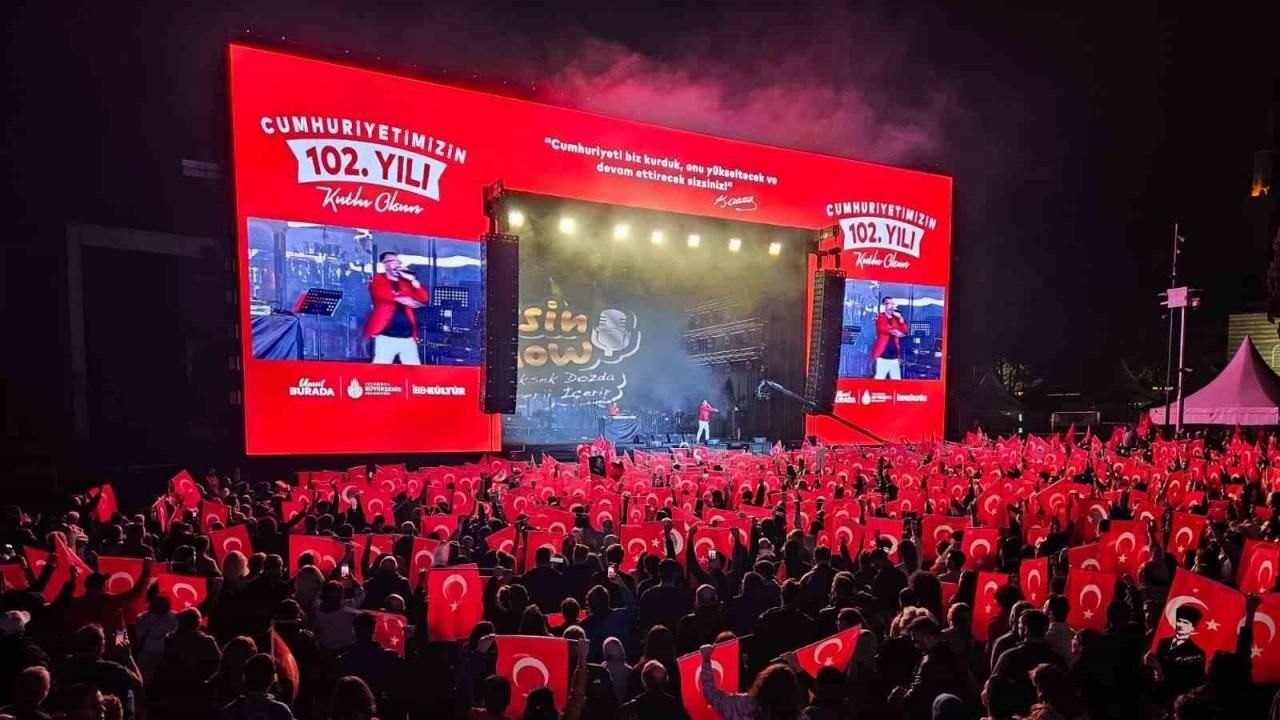 Cumhuriyet Bayramı kortej yürüyüşü ve konserle kutlandı