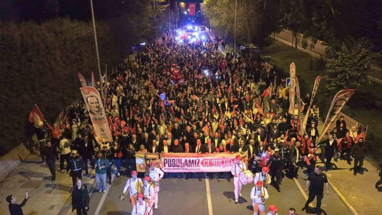 Küçükçekmece’de Cumhuriyet coşkusu