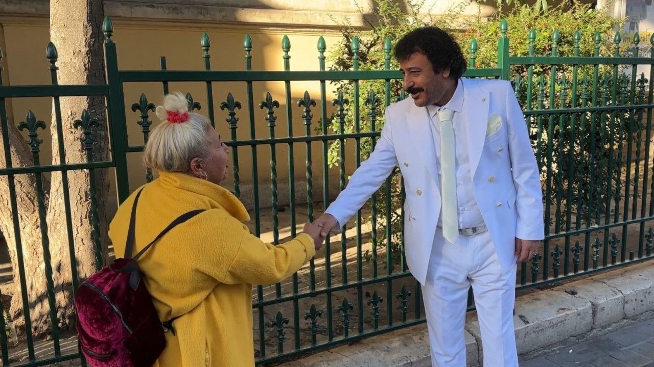 Müslüm Gürses’e benzerliğiyle dikkat çekti: Cevher Canses’e vatandaşlardan yoğun ilgi