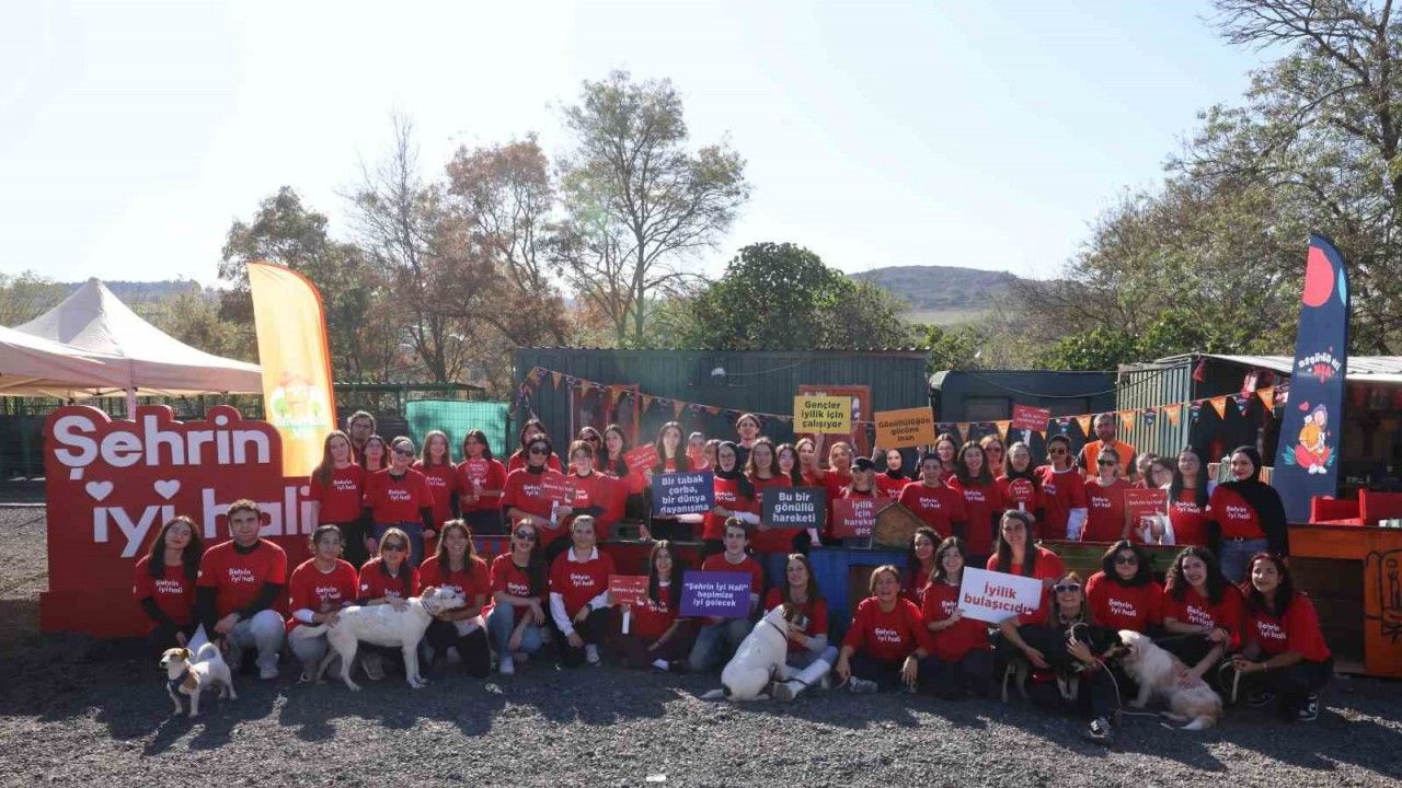 Serenay Sarıkaya ve Akbank’tan yardıma muhtaç hayvanlara destek