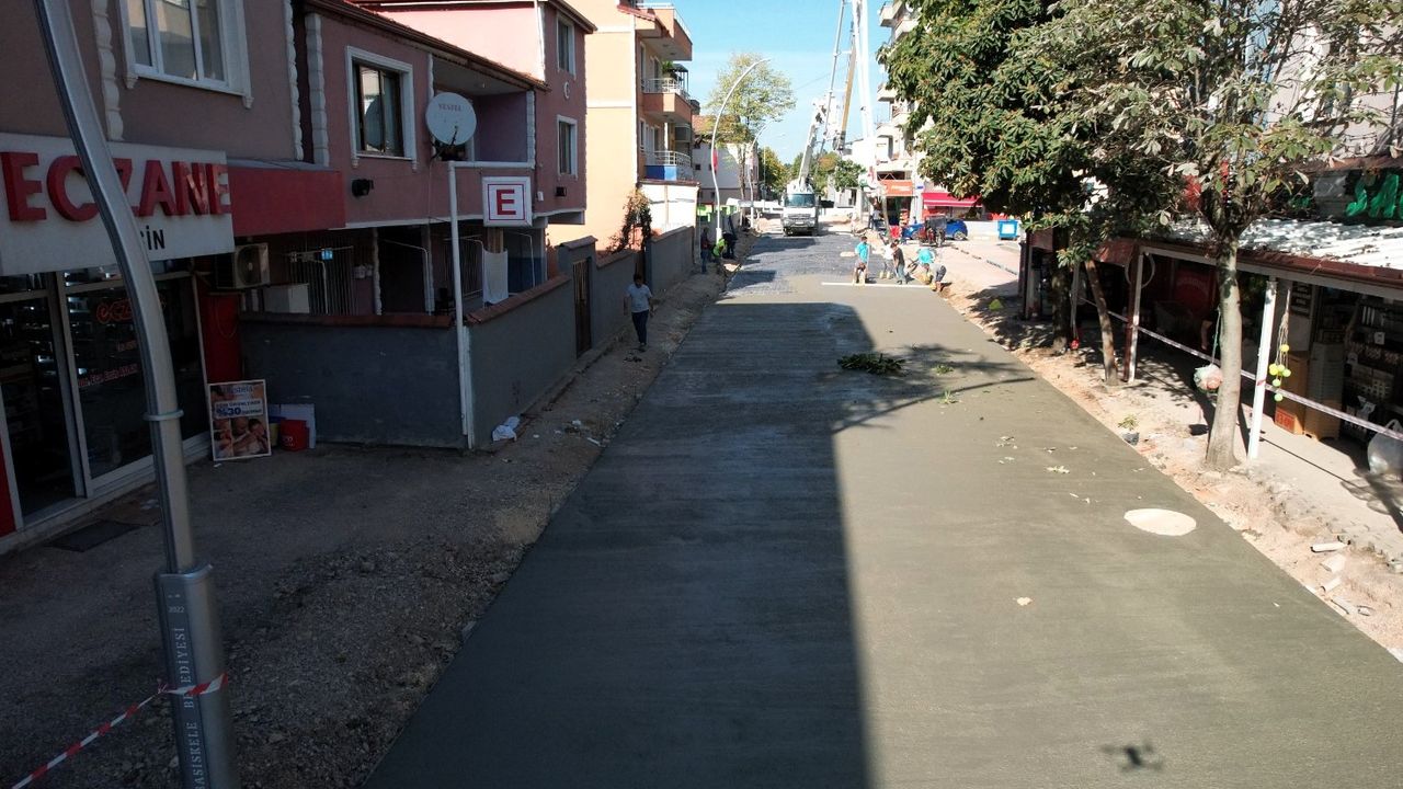 Başiskele Cumhuriyet Caddesi’nde üstyapı yenileme atağı