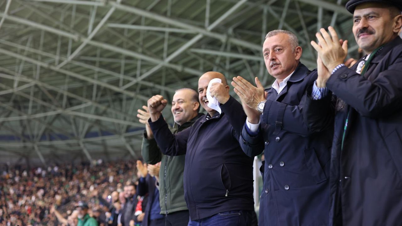 Tahir Büyükakın’dan galibiyet sonrası net mesaj: “Süper Lig’de kalıcıyız”