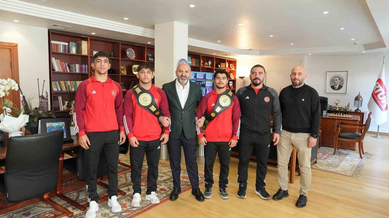 Dünya şampiyonu güreşçilerden anlamlı ziyaret: RTÜK’te gurur dolu anlar