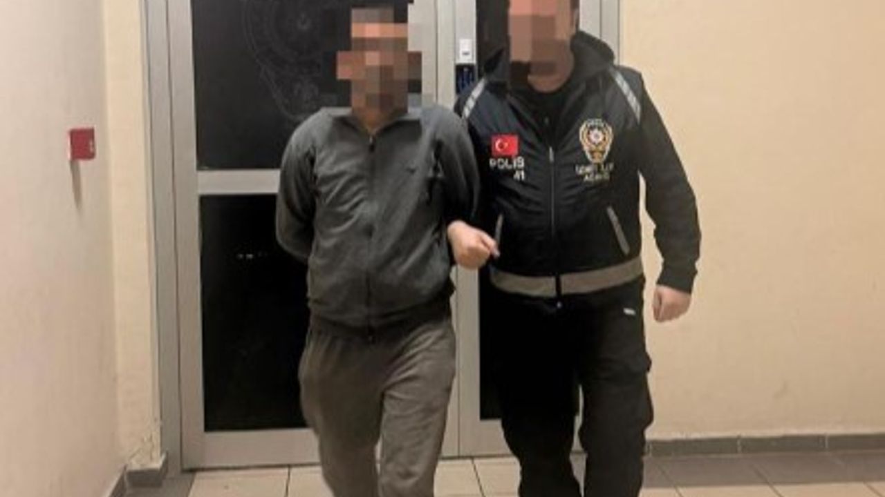 Suçlulara göz açtırılmıyor! Aranan şahıs Kocaeli’de kıskıvrak yakalandı