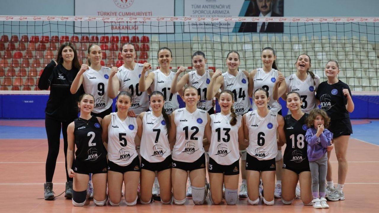 Kocaeli Voleybol, Kent Derbisinde İzmitspor'u 3-0'la Geçti