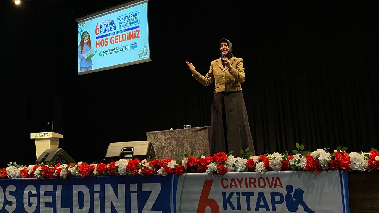 Merve Gülcemal Çayırova’da okurlarıyla buluştu: “Kitaba gösterilen ilgi çok güzel”