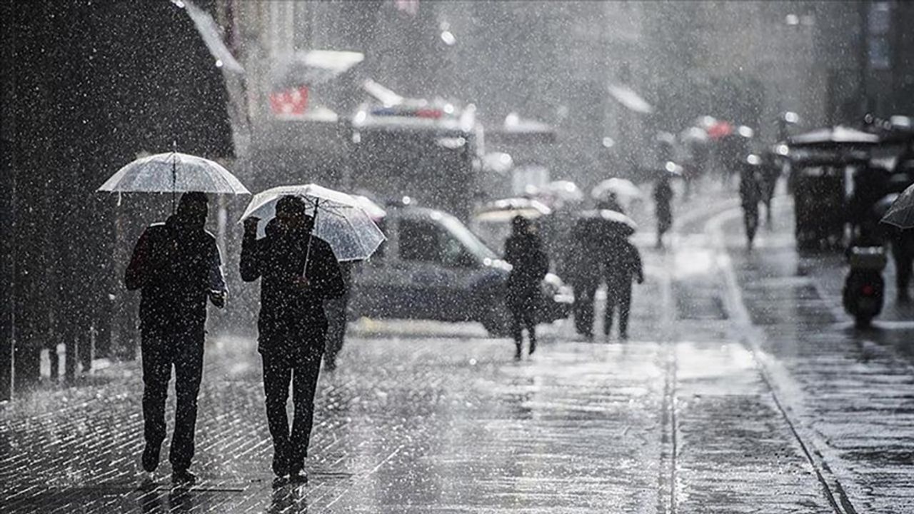 Kocaeli’de Kuvvetli Yağış Başladı: Valilikten Uyarı Geldi