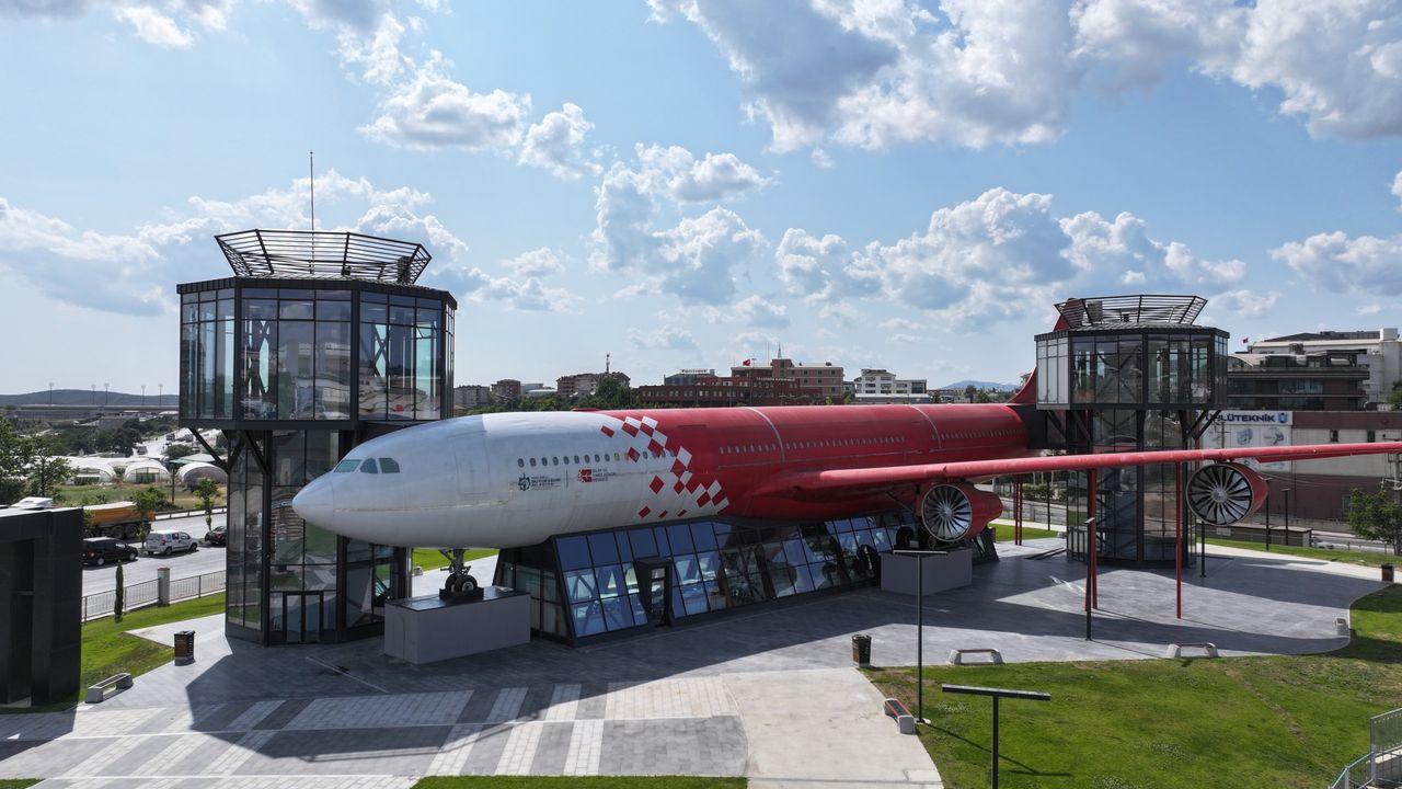 UçakPark’a ziyaretçi akını: Bilimin kalbi Çayırova’da atıyor