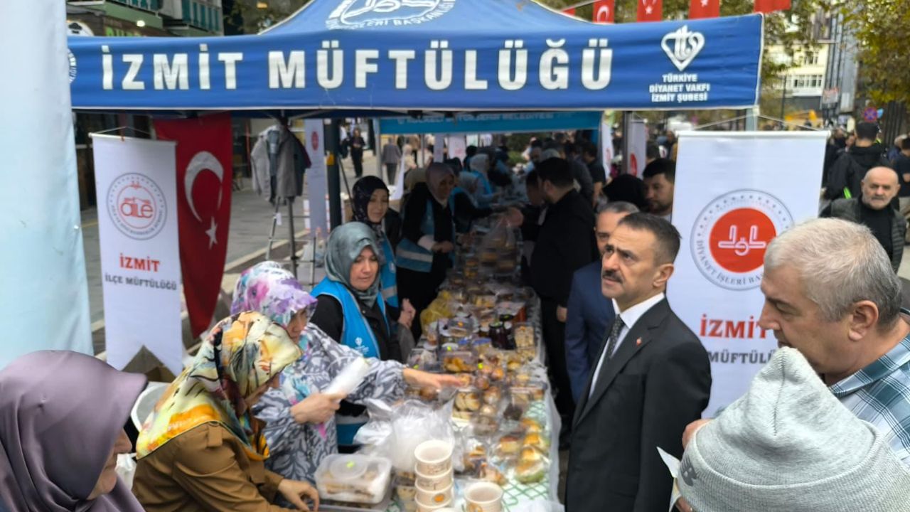 Vali İlhami Aktaş’tan Gazze İçin Kurulan Hayır Çarşısı’na Destek