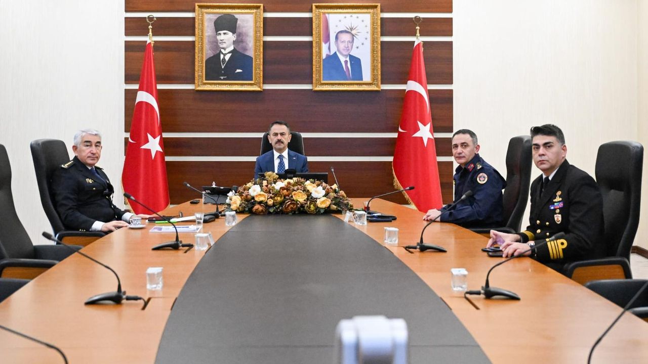 Vali İlhami Aktaş, İçişleri Bakanı Ali Yerlikaya’nın başkanlığındaki VKS toplantısına katıldı
