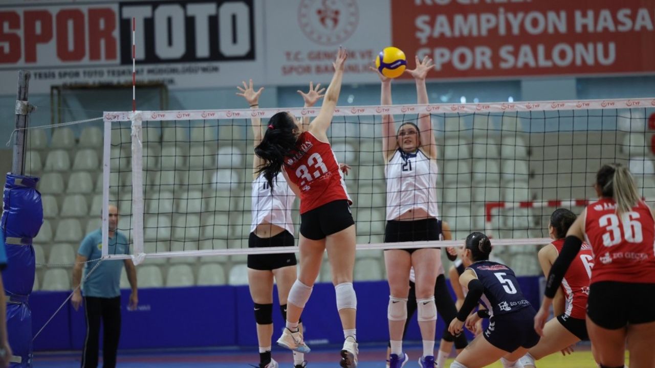 Yahya Kaptanspor, Sahasında Düzce Voleybol’a 3-0 Mağlup Oldu