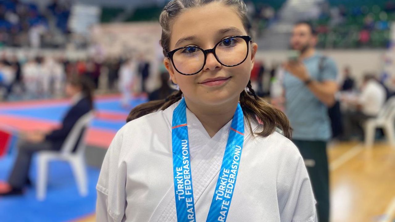 Genc-i Âlâlı Hayal Nur Kurt’tan Karate Ligi’nde Başarı