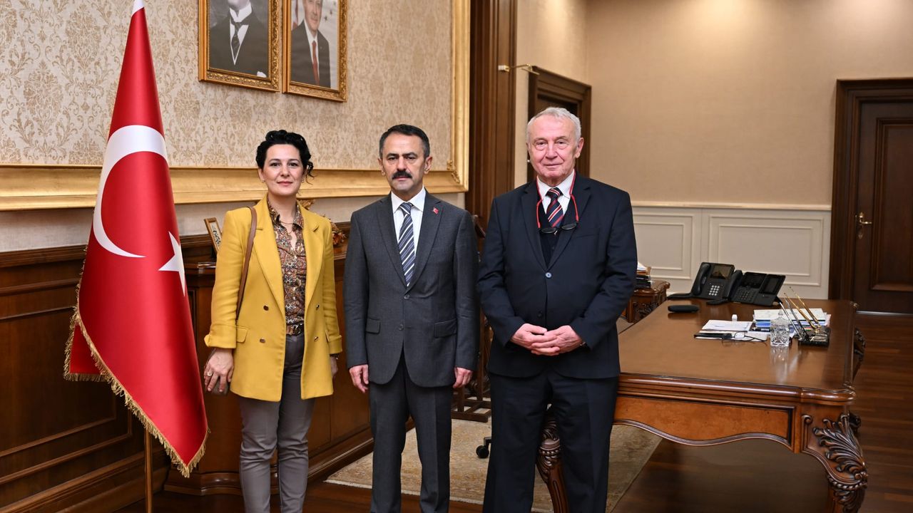 Kocaeli Sağlık ve Teknoloji Üniversitesi'nden Vali Aktaş’a anlamlı ziyaret