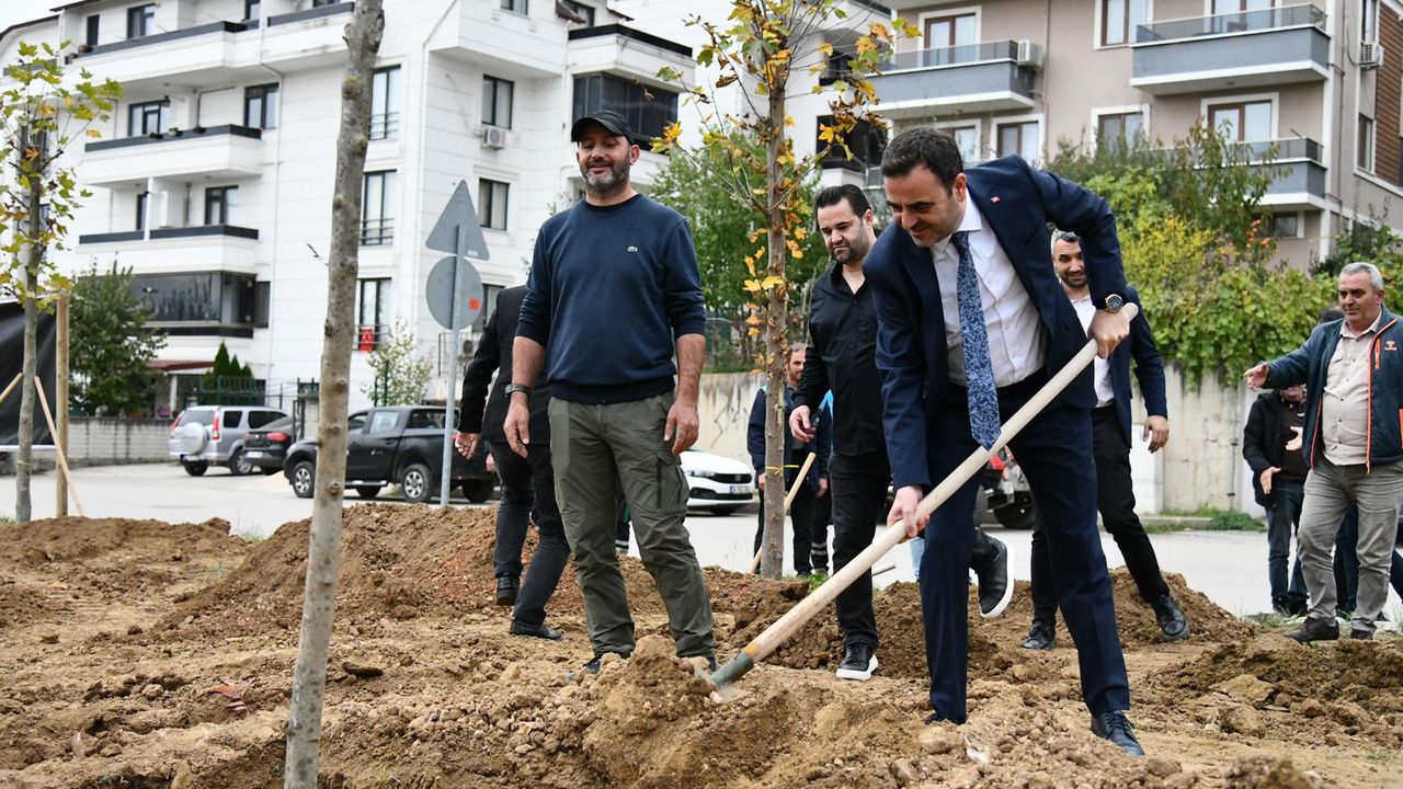 Başiskele’de Yeşil Vatan için fidanlar toprakla buluştu