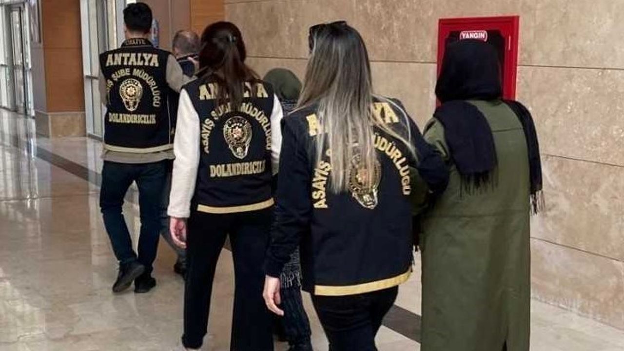 Dini duyguları istismar ederek vatandaşları dolandıran çeteye operasyon