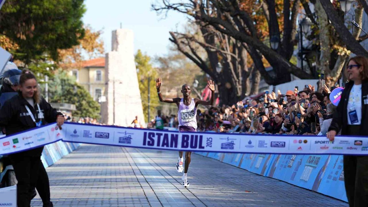 47. İstanbul Maratonu’nda kazananlar ödüllerini aldı