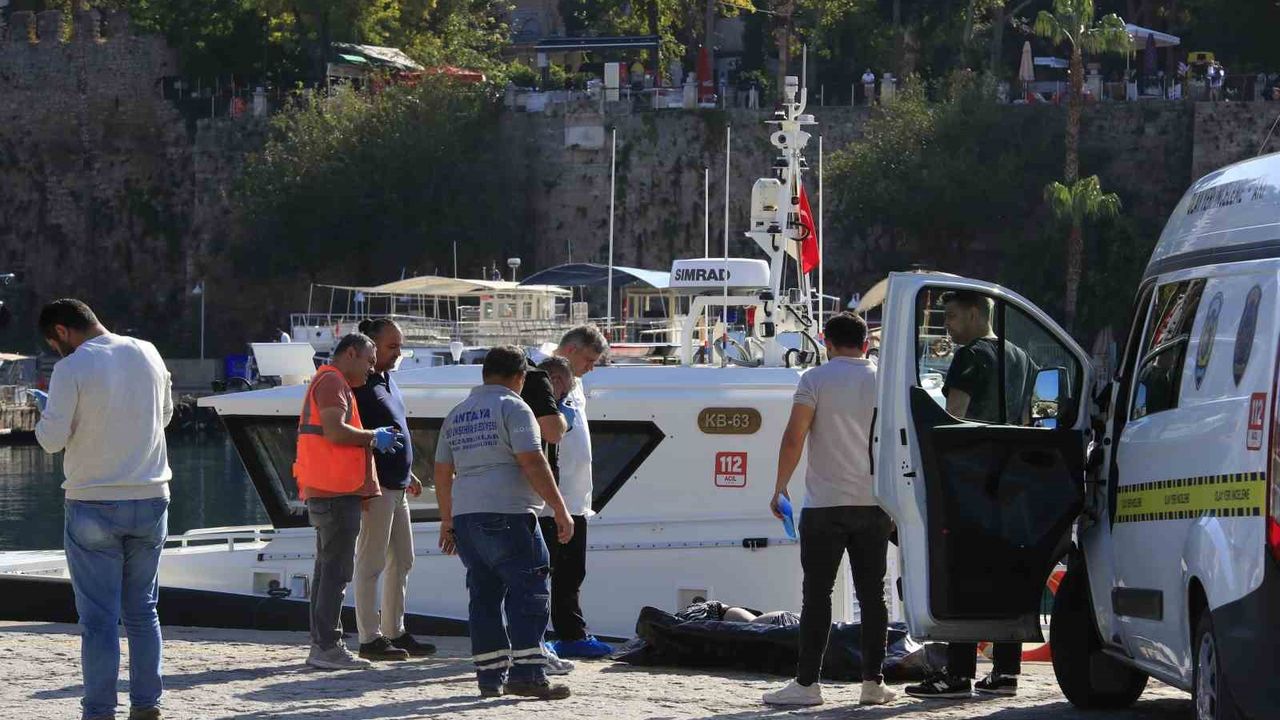 Denizde cansız bedeni bulunan kız çocuğunun kimliği belirlendi aile gözyaşlarına boğuldu