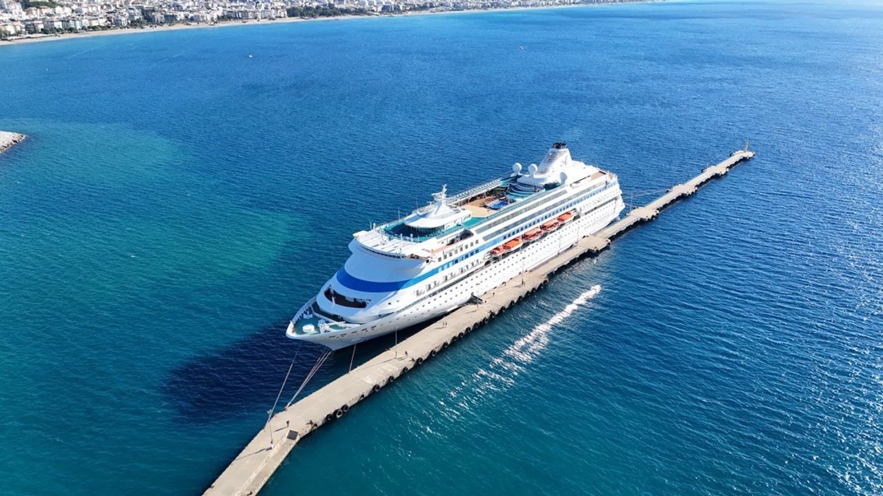 Kruvaziyer rekoru: Bu yıl 25 gemiyle 23 bin turist geldi