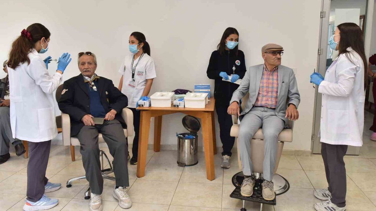 Huzurevi sakinlerine ağız ve diş sağlığı taraması