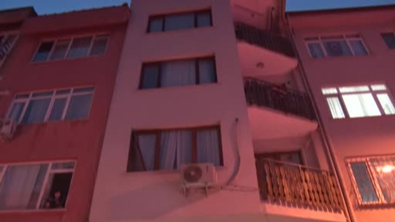 Beşiktaş Ortaköy’de Antikacı Dükkanında Yangın Çıktı