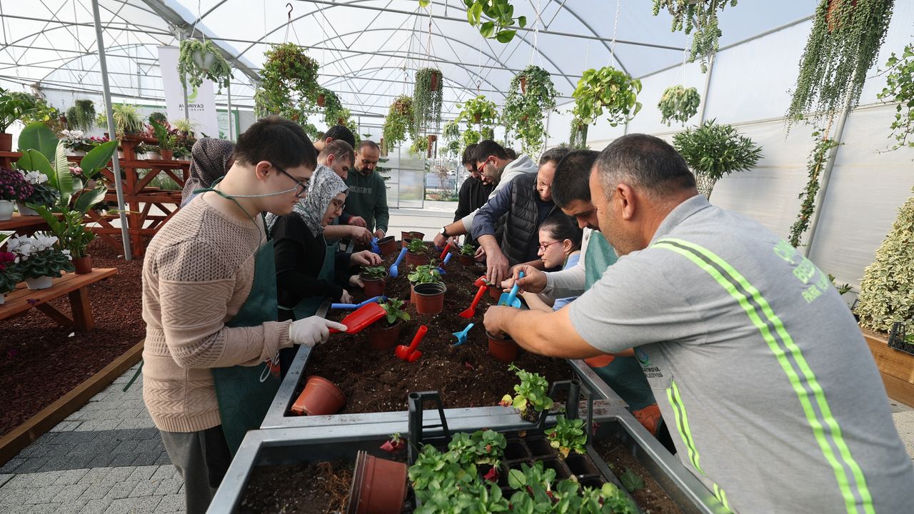 Özel Bireyler “Bahçem Çayırova”da Doğayla Buluştu