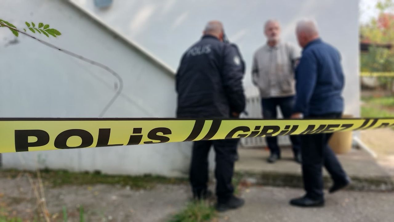 Sakarya Akyazı’da 63 Yaşındaki Ahmet Onat Evinde Ölü Bulundu