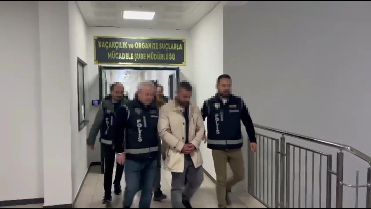 Kocaeli’de Silah Operasyonu: 8 Ruhsatsız Tabanca Ele Geçirildi