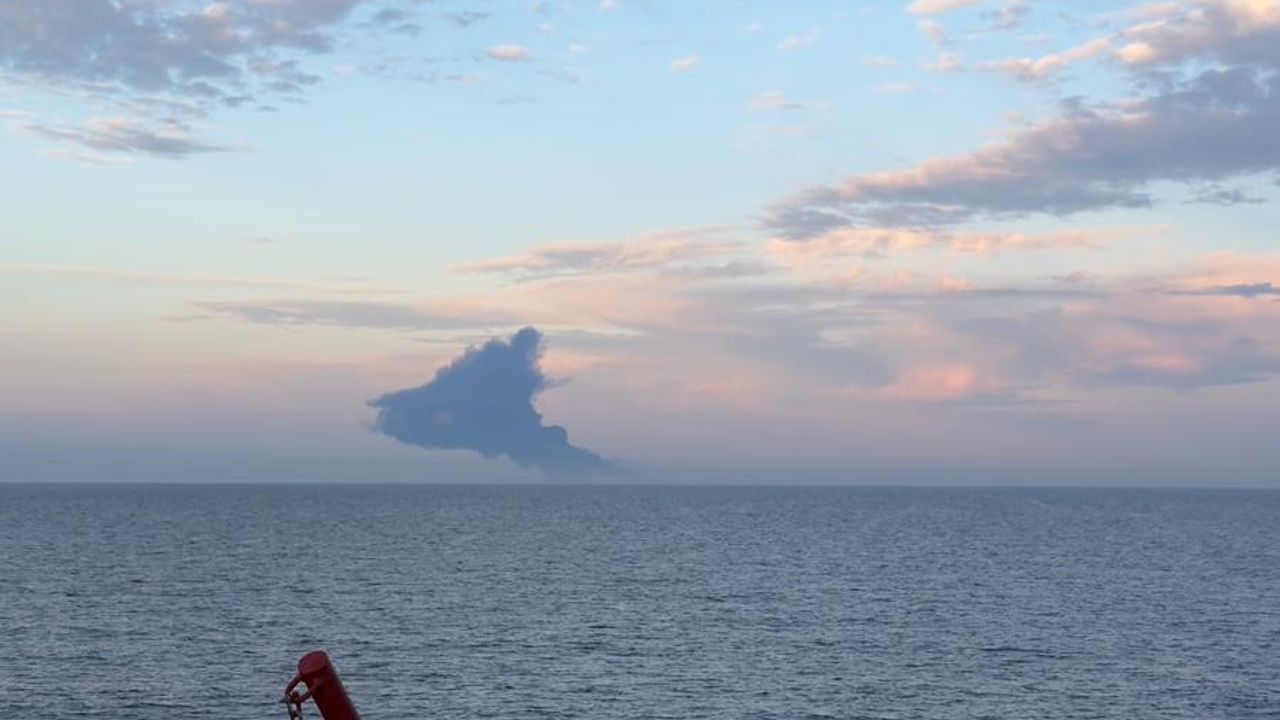 Kefken Açıklarında Yanan Gemideki 25 Mürettebat Tahliye Edildi