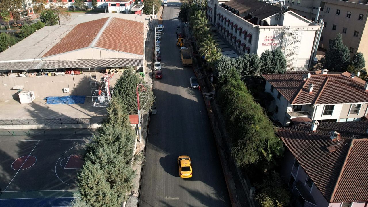 Yahya Kaptan’da Ulaşım Konforu Artıyor: Büyükşehir’den Şehit Ergün Köncü Caddesi’ne Kapsamlı Yenileme