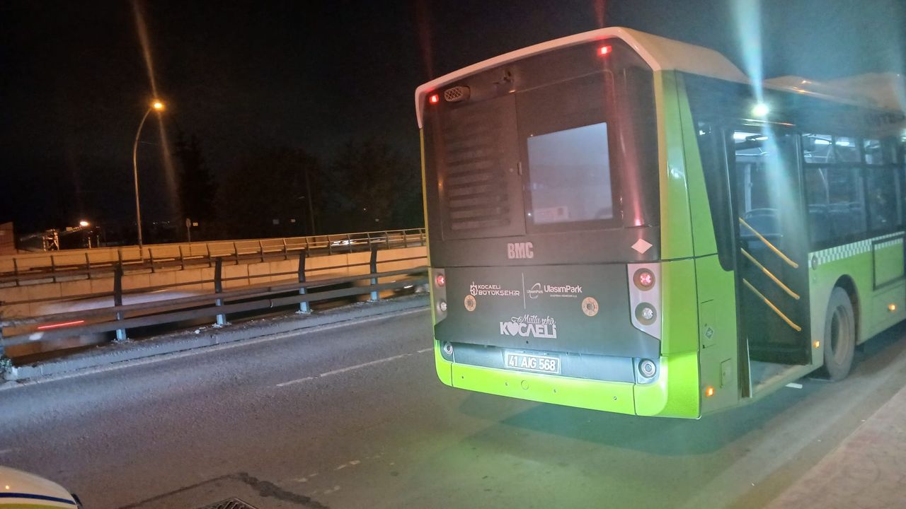 Belediye Otobüsünde Yolcu Yaralandı