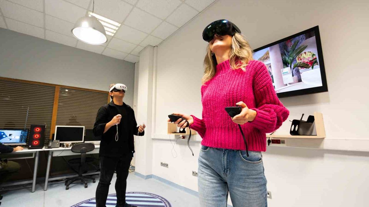 Depreme hazırlık artık sanal dünyada: Yaşar Üniversitesi’nden VR simülasyonu