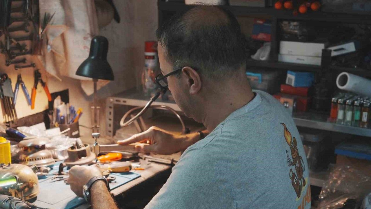 10 Metrekarelik Atölyede Büyük Hayaller: Kocaelili Usta Antikalara Hayat Veriyor
