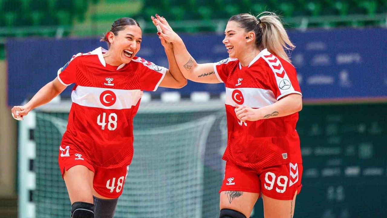 Filede gurur anı: A Milli Kadın Hentbol Takımı’ndan üst üste ikinci şampiyonluk