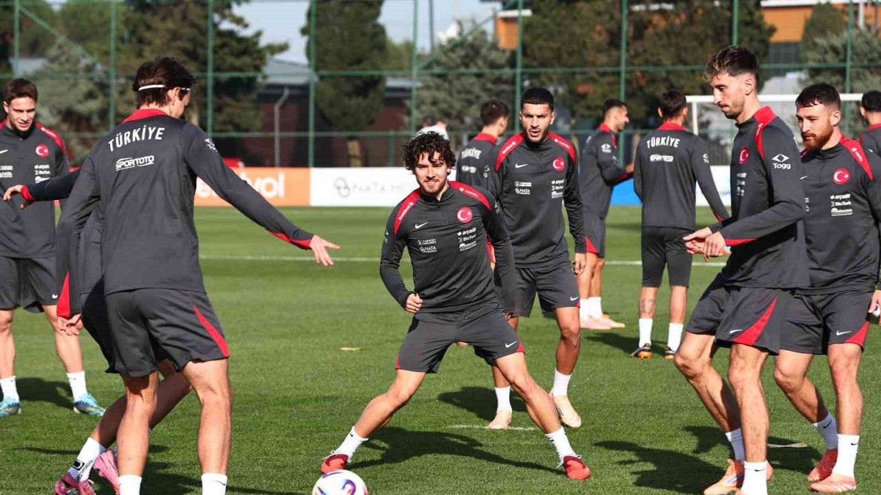 İspanya-Türkiye maçı için geri sayım başladı! Montella’dan bomba hamle