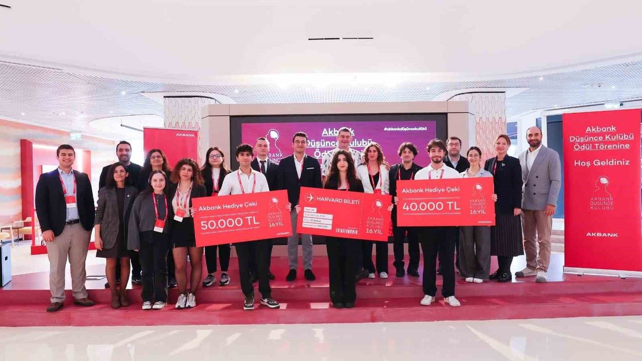 Akbank Düşünce Kulübü’nde Harvard Ödülü! Büşra Zeynep Bahar Birinci Oldu