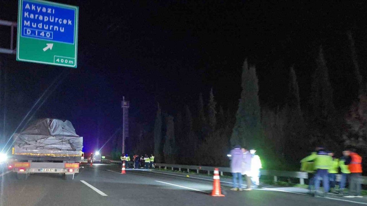 Anadolu Otoyolu’nda feci kaza: Otomobilin çarptığı yaya hayatını kaybetti