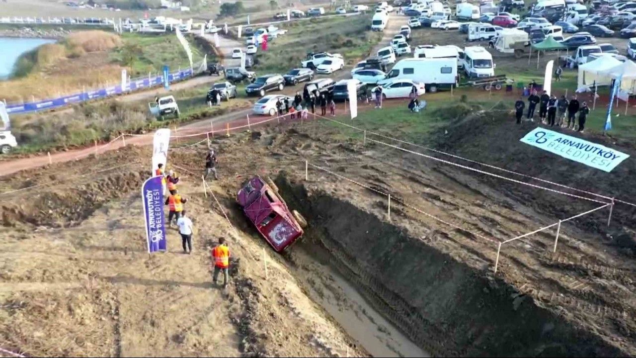 Arnavutköy’de Off-Road şenliğinde yürekleri ağza getiren anlar