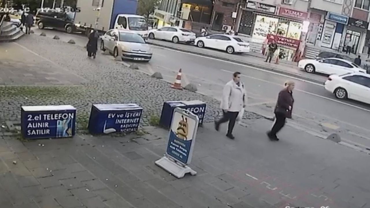 Ataşehir’de Kamyonet Durağa Daldı: Olası Faciadan Şans Eseri Dönüldü