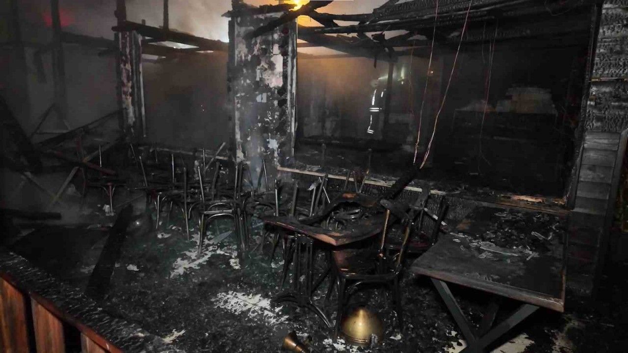 Beykoz’da şömineden çıkan yangın restoranı küle çevirdi
