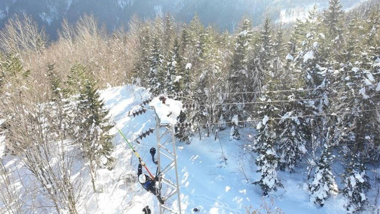 Çoruh EDAŞ, zorlu kış şartlarına karşı sahada önlemlerini aldı