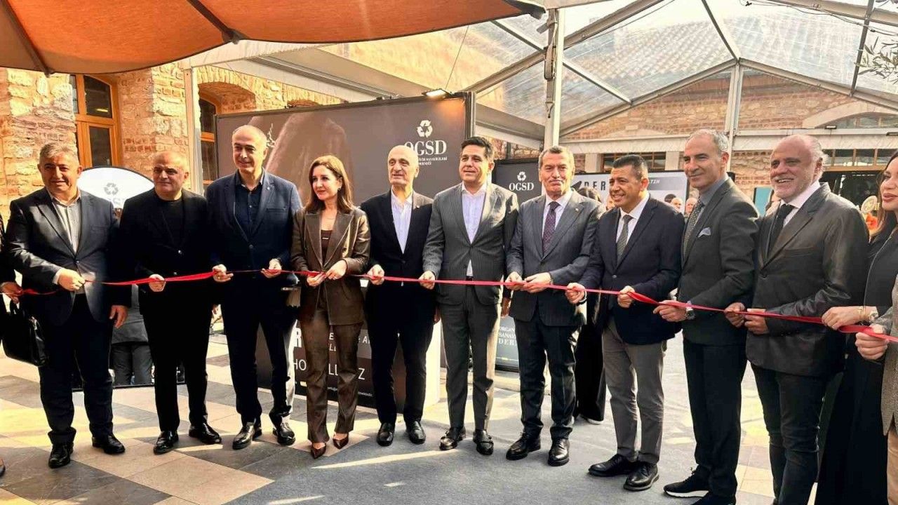 Milyar dolarlık sektör sahnede: Deri, kürk ve mücevher Fişekhane’de görücüde